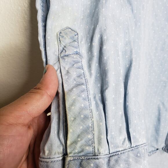 Rails| Carter Light Vintage Polka Dot Chambray - Picture 7 of 13